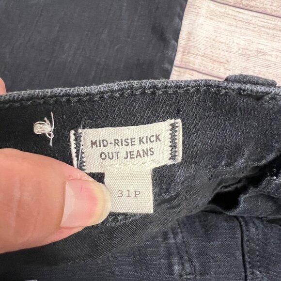 Madewell Black Mid-Rise Kick Out Jeans Size 31P Sustainable Denim - Picture 8 of 10
